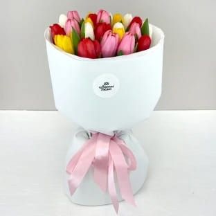 Открытка «С добрым утром»: Доброе утро с весенним букетом тюльпанов. Тэги: пожелание, позитивная, утро, друг, подруга…