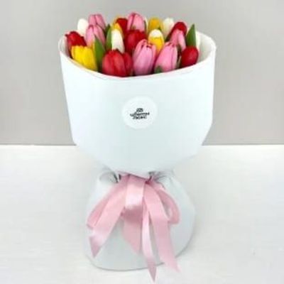 Открытка «С добрым утром»: Доброе утро с весенним букетом тюльпанов. Тэги: пожелание, позитивная, утро, друг, подруга…