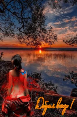 Открытка «Добрый вечер женщине»: Добрый вечер: открытка с девушкой у реки на закате. Тэги: Доброго летнего вечера…