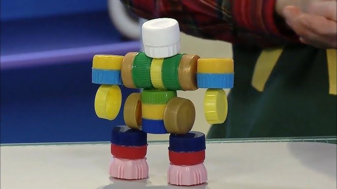 Открытка «Добрый день»: С добрым утром! Игривый робот для яркого дня. Тэги: пожелание, отличный, настроение, радость…