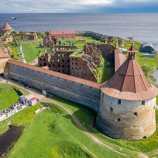 Открытка «С добрым утром»: Доброе утро: Солнце, цветы и прекрасный день!. Тэги: пожелание, позитивная, улыбка, утро…