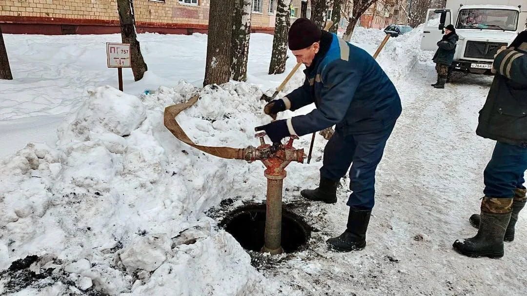 Открытка «С добрым утром»: С добрым утром: когда на улице зима и работа зовет!. Тэги: пожелание, позитивная, юмор…